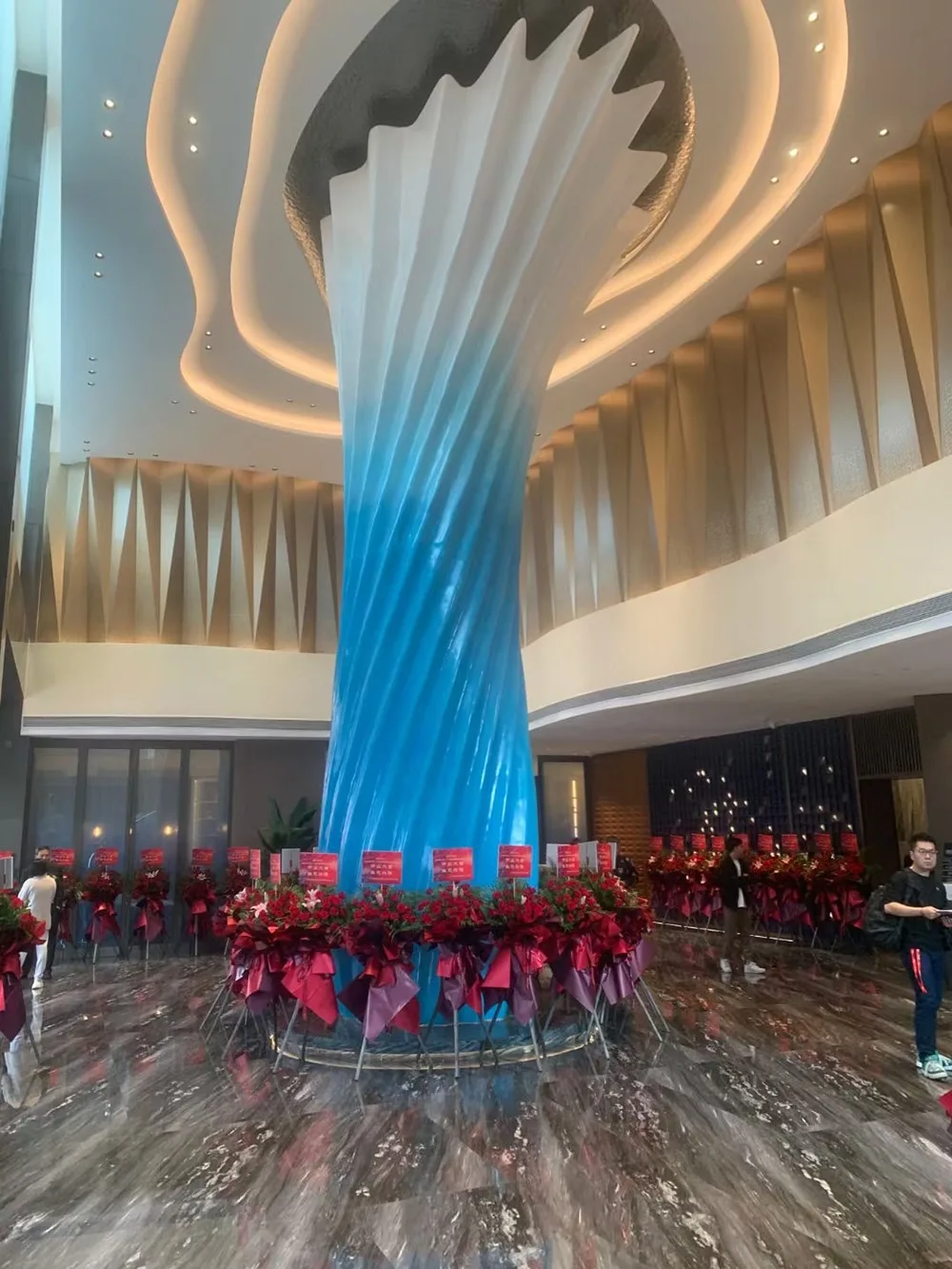 Spacious Art Aluminum Museum Wave Ceiling