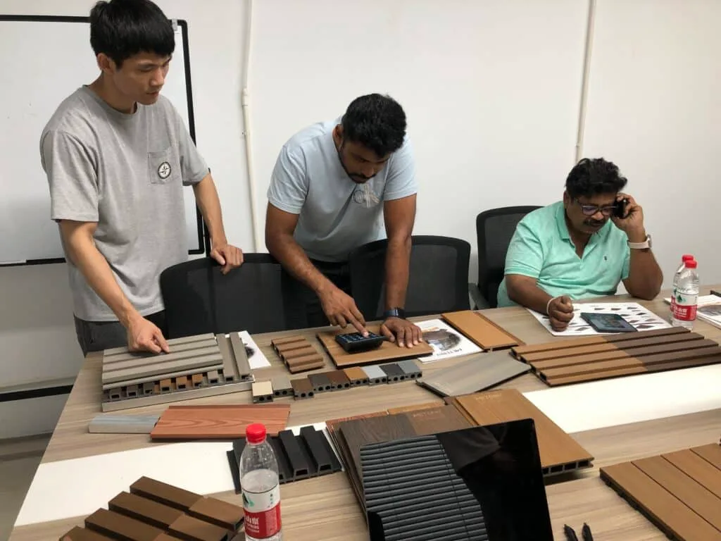 Pannello da parete WPCPianificazione del progetto con il cliente