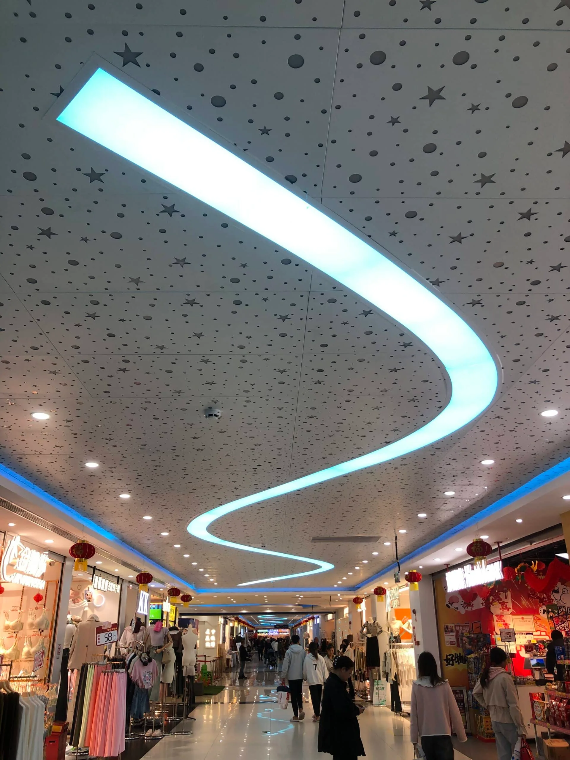 Taglio laser del soffitto perforato in alluminio