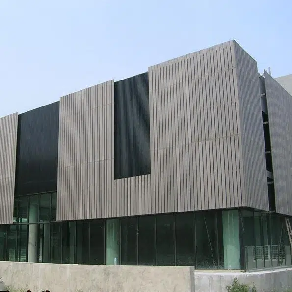 Panel de pared WPC gris para espacios comerciales