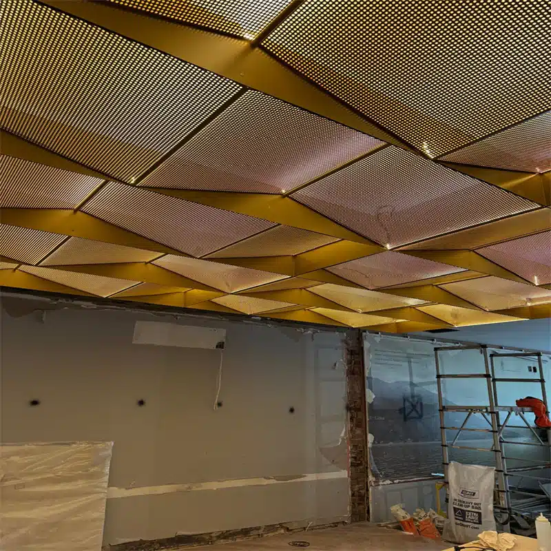 Techo perforado de aluminio decorativo para restaurantes