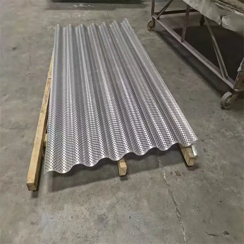 Алюминиевые декоративные панели с круглой перфорацией