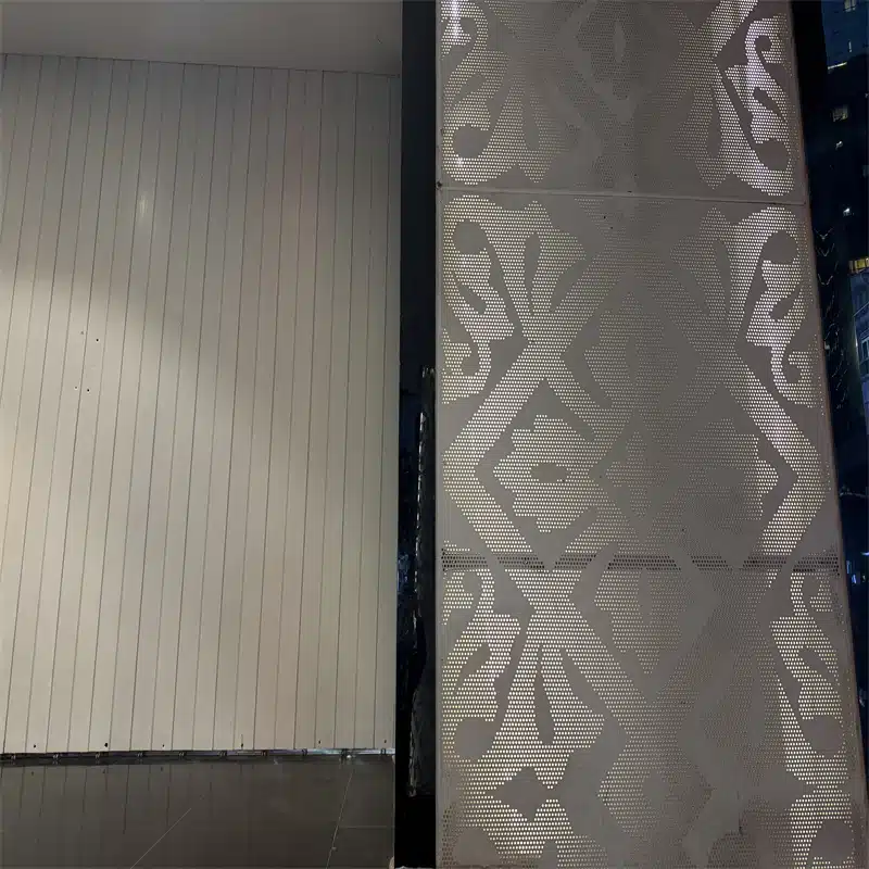 Rivestimento di colonne forate in alluminio per hotel