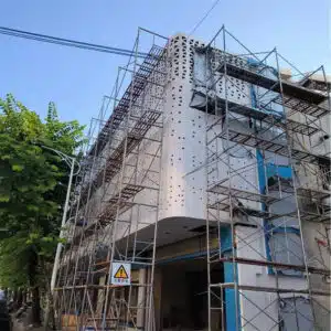 Edificio residencial Revestimiento metálico triangular