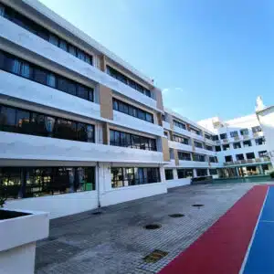 Painel de vedação perfurado em alumínio para instalações educativas