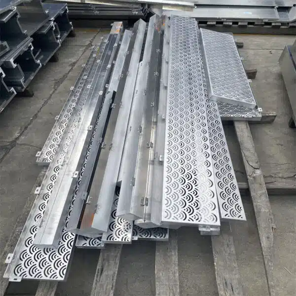 Panel perforado geométrico de aluminio cortado a láser
