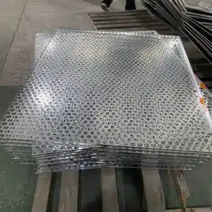 Corte por láser CNC de paneles perforados con forma de diamante