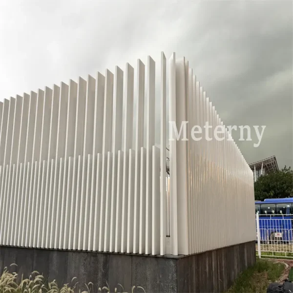 Paneles verticales de aluminio para fachadas