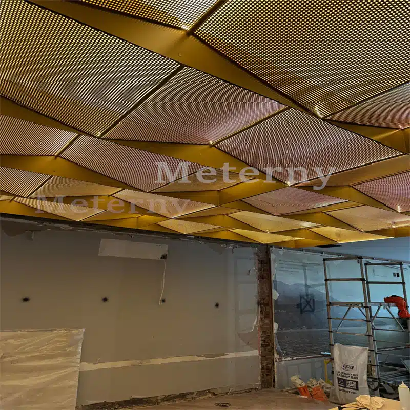 Techo perforado de aluminio decorativo para restaurantes