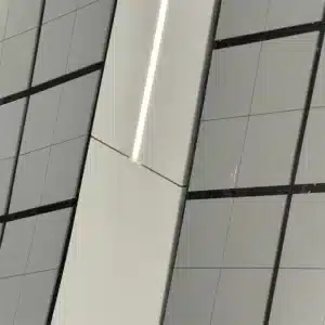 Aluminium-Decke mit dekorativer Perforation
