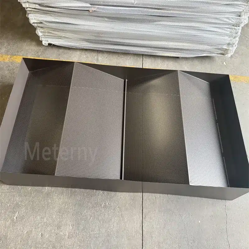 Pannelli per soffitti in alluminio perforati a forma di onda 3D