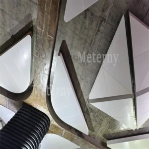 Modular Ceiling Design with Aluminum Geometry Shapes