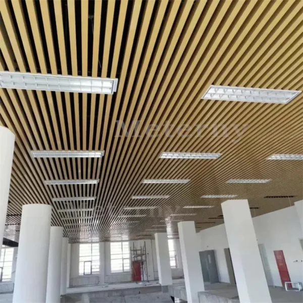 Panneaux de plafond acoustiques en aluminium pour les couloirs