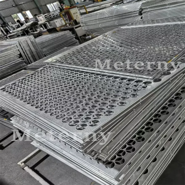 Chapas de aluminio perforadas con diseño de molino de viento