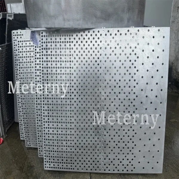 لوحة الواجهة الخارجية بنمط CNC